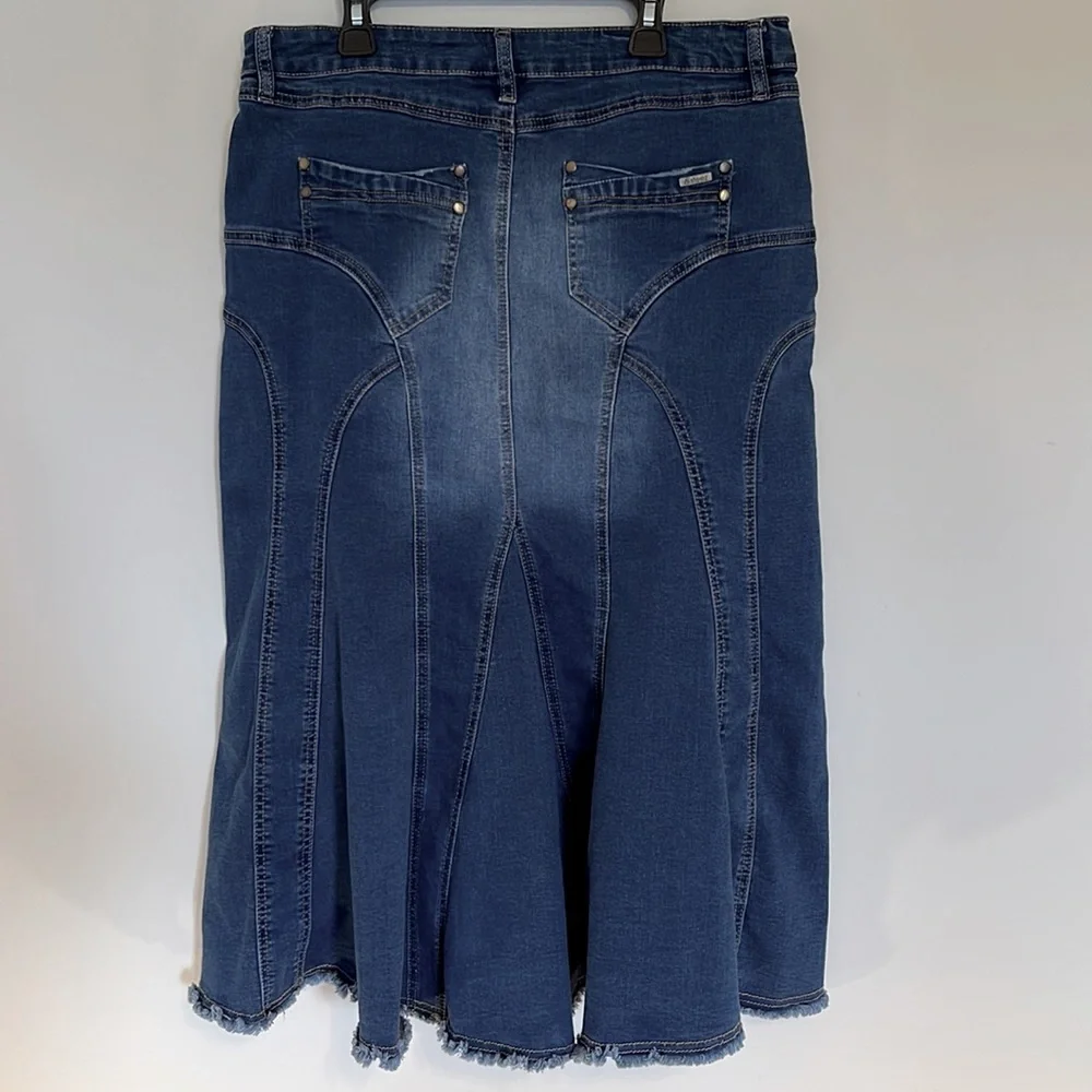 Esteez Women’s Denim Stretch Midi Skirt With Bottom Flare/Detailed StitchSize 10 - Picture 2 of 11